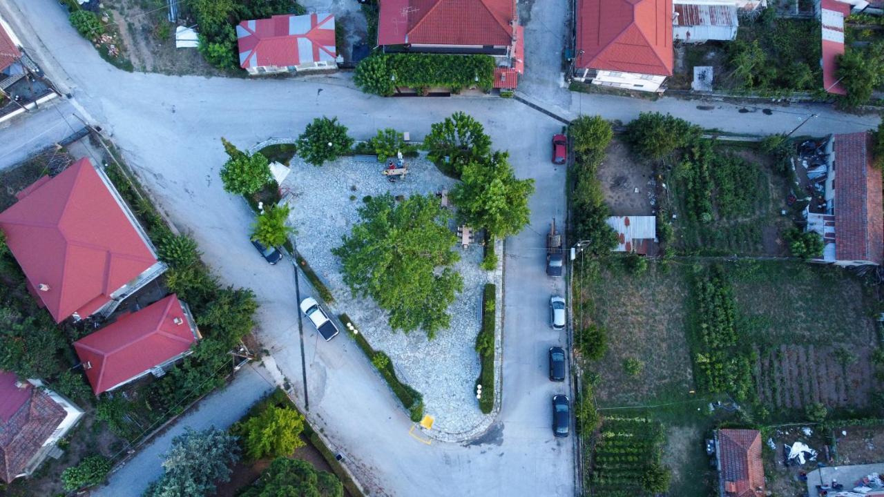 Arados Family Residence كالامباكا المظهر الخارجي الصورة